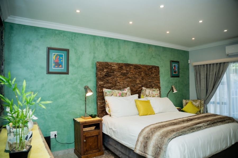 6 Bedroom Property for Sale in Wilkoppies North West